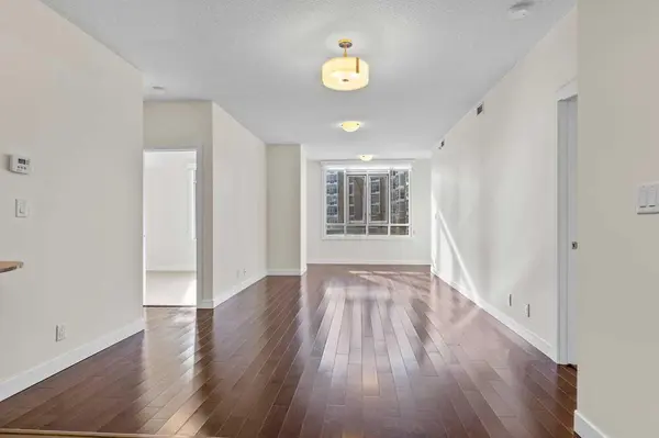 16 Varsity Estates CIR NW #310, Calgary, AB T3A 2C5