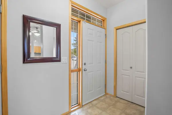 1 Ivey Close, Red Deer, AB T4R 3N2