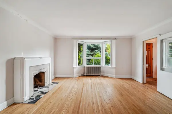 326 Lawrence AVE W, Toronto C04, ON M5M 1B4