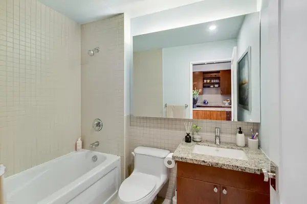 1005 King ST W #718, Toronto C01, ON M6K 3M8