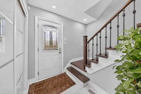 25 Stockbridge CRES, Ajax, ON L1T 2H2