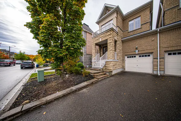 8 Bristlewood CRES, Vaughan, ON L4J 0H4