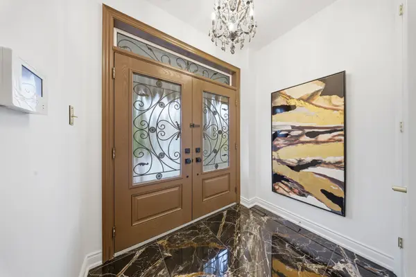 8 Bristlewood CRES, Vaughan, ON L4J 0H4