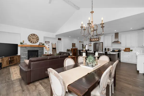 2967 Earl ST, Innisfil, ON L9S 3E2