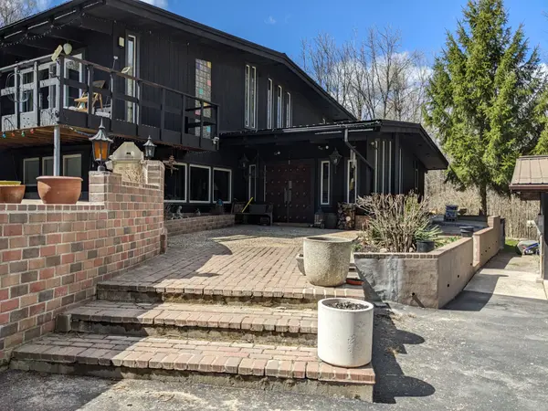 4074 St. John's Side Road, Whitchurch-stouffville, ON L4A 2T7