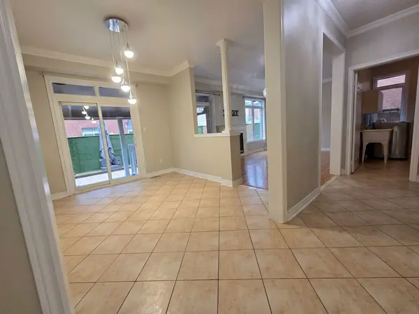 32 Arundel DR #Upper, Vaughan, ON L4H 2W6