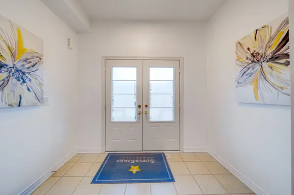 8 Kavanagh AVE, East Gwillimbury, ON L9N 0P6