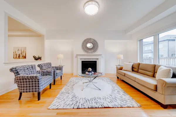8 Kavanagh AVE, East Gwillimbury, ON L9N 0P6