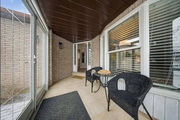 122 Browning TRL, Barrie, ON L4N 6R3