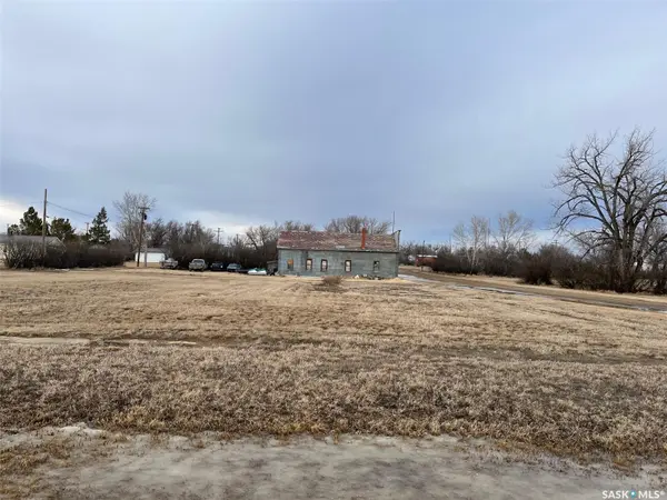 910 Railway AVENUE E, Aneroid, SK S0N 0C0