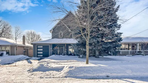 7 Forest Path CT N, Toronto W10, ON M9V 1L4