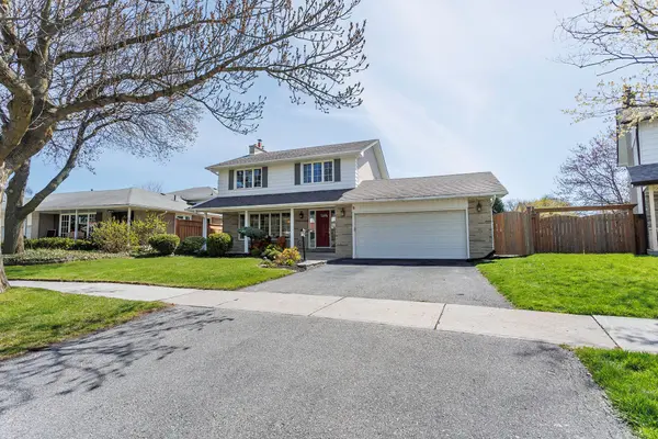 8 Markwood CRES, Toronto W08, ON M9C 1L2
