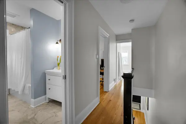 40 Garnet AVE, Toronto W02, ON M6G 1V5
