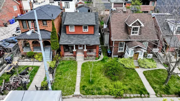 49 Batavia AVE, Toronto W03, ON M6N 4A1