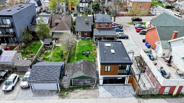 49 Batavia AVE, Toronto W03, ON M6N 4A1