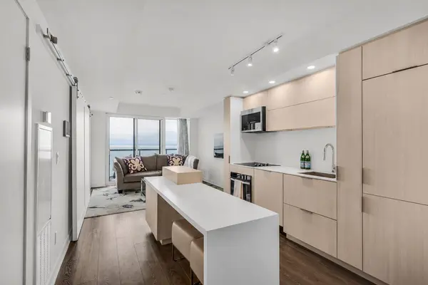 370 Martha ST #1805, Burlington, ON L7R 0G9