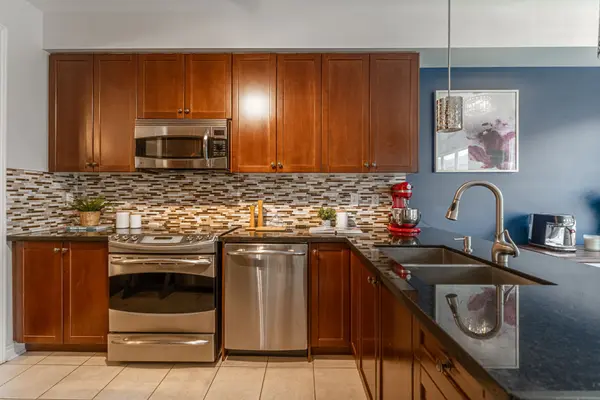 2019 Trawden WAY #23, Oakville, ON L6M 0M3