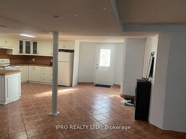 824 Preston Manor DR #Bsmt, Mississauga, ON L5V 2L5