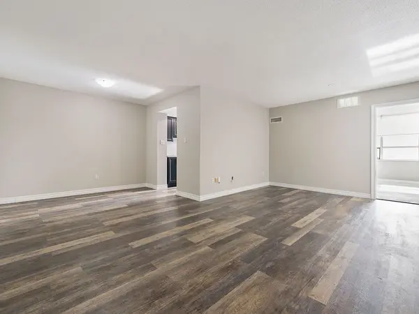 30 Malta AVE #2004, Brampton, ON L6Y 4W6