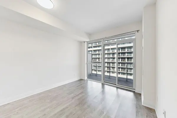 55 Speers RD #1702, Oakville, ON L6K 0H9