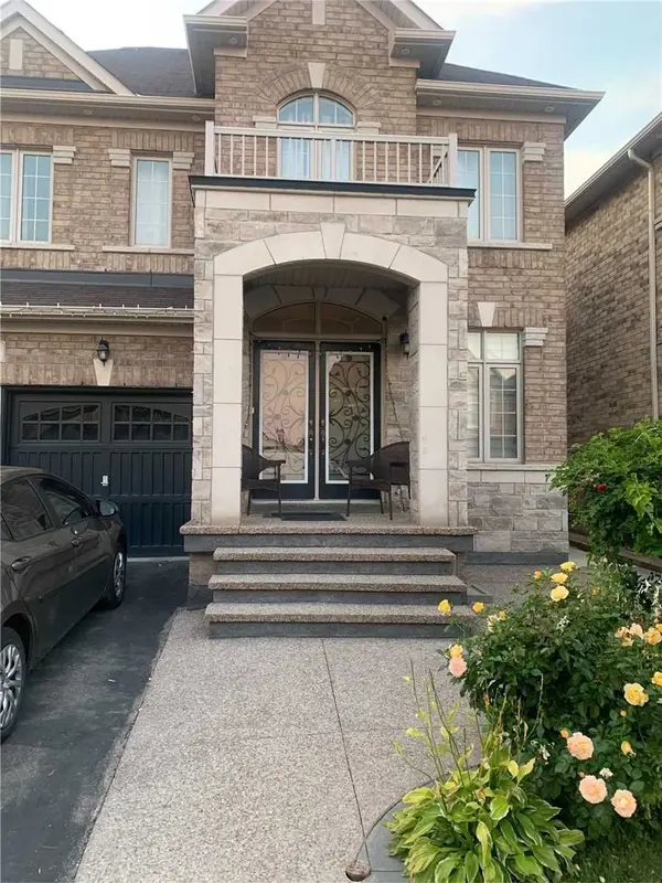 12 Bilby ST, Brampton, ON L7A 4K3