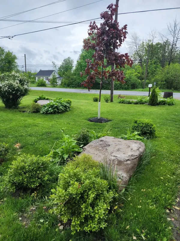 7349 Roger Stevens DR, Montague, ON K7A 4S6