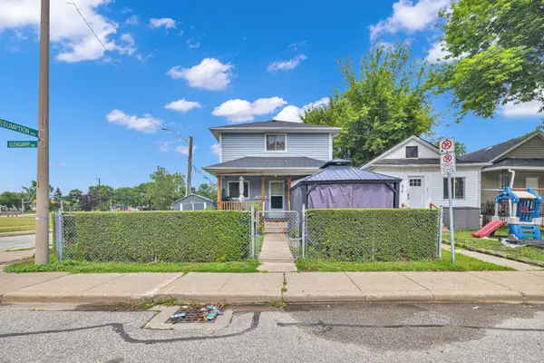406 Glengarry AVE, Windsor, ON N9A 1P9