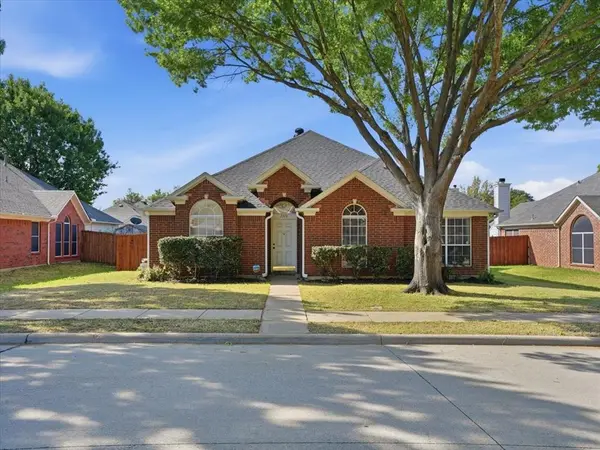 1316 Pelham Lane,  Lewisville,  TX 75077