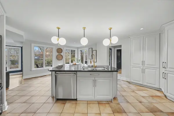 11 Dunlace DR, Toronto C12, ON M2L 2R8