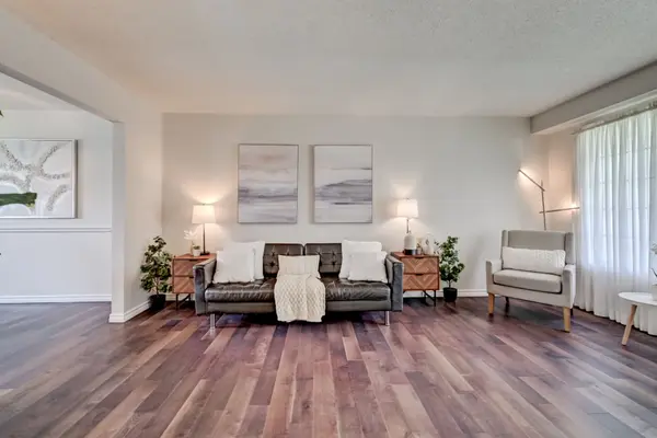 33 Carlyle PL, Kitchener, ON N2P 1R6