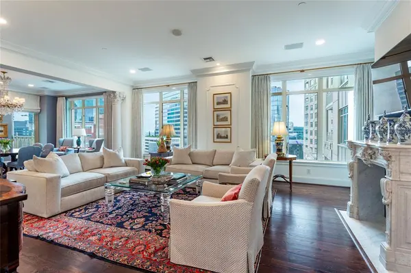 2525 N PEARL Street #1004, Dallas, TX 75201
