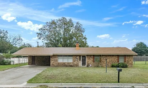 1207 Zahara Street,  Bowie,  TX 76230