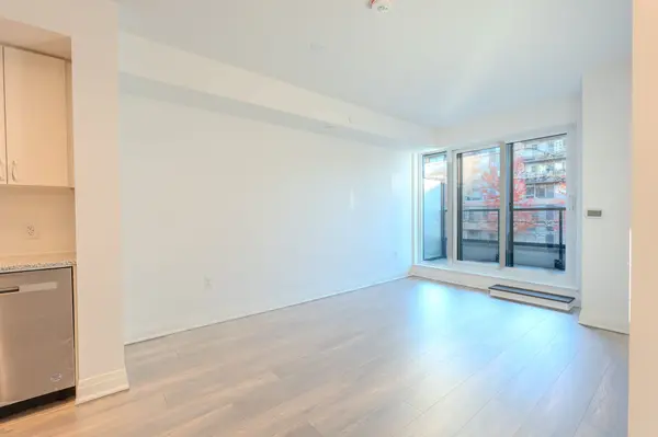 700 Sheppard AVE W #203, Toronto C06, ON M3H 0G5