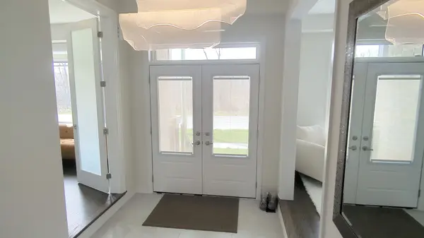 243 CENTRE ST, Clearview, ON L0M 1S0
