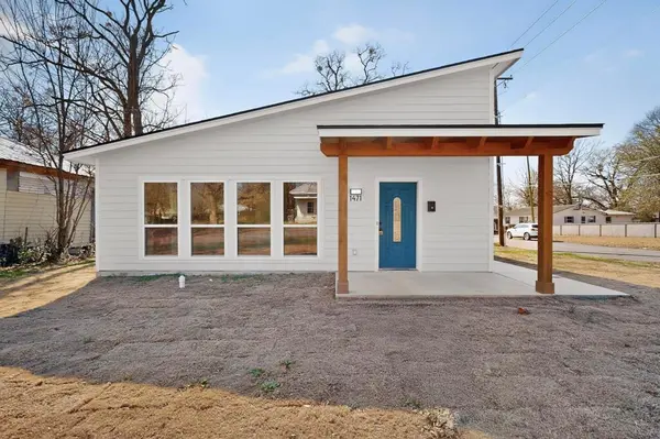 1471 W Kaufman Street, Paris, TX 75460