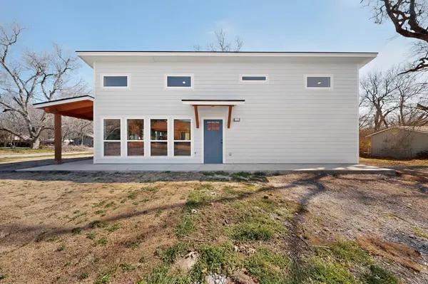 1471 W Kaufman Street, Paris, TX 75460