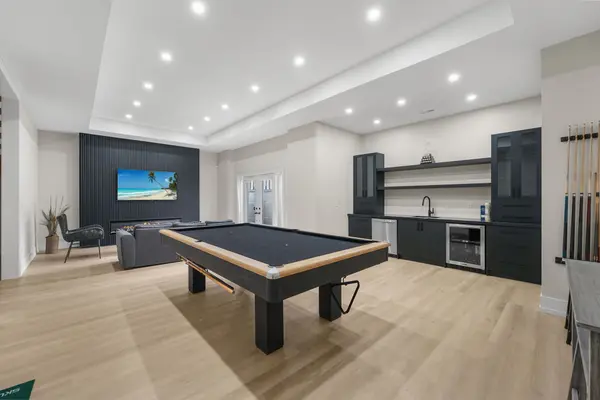 262 Senlac RD, Toronto C07, ON M2R 1P8