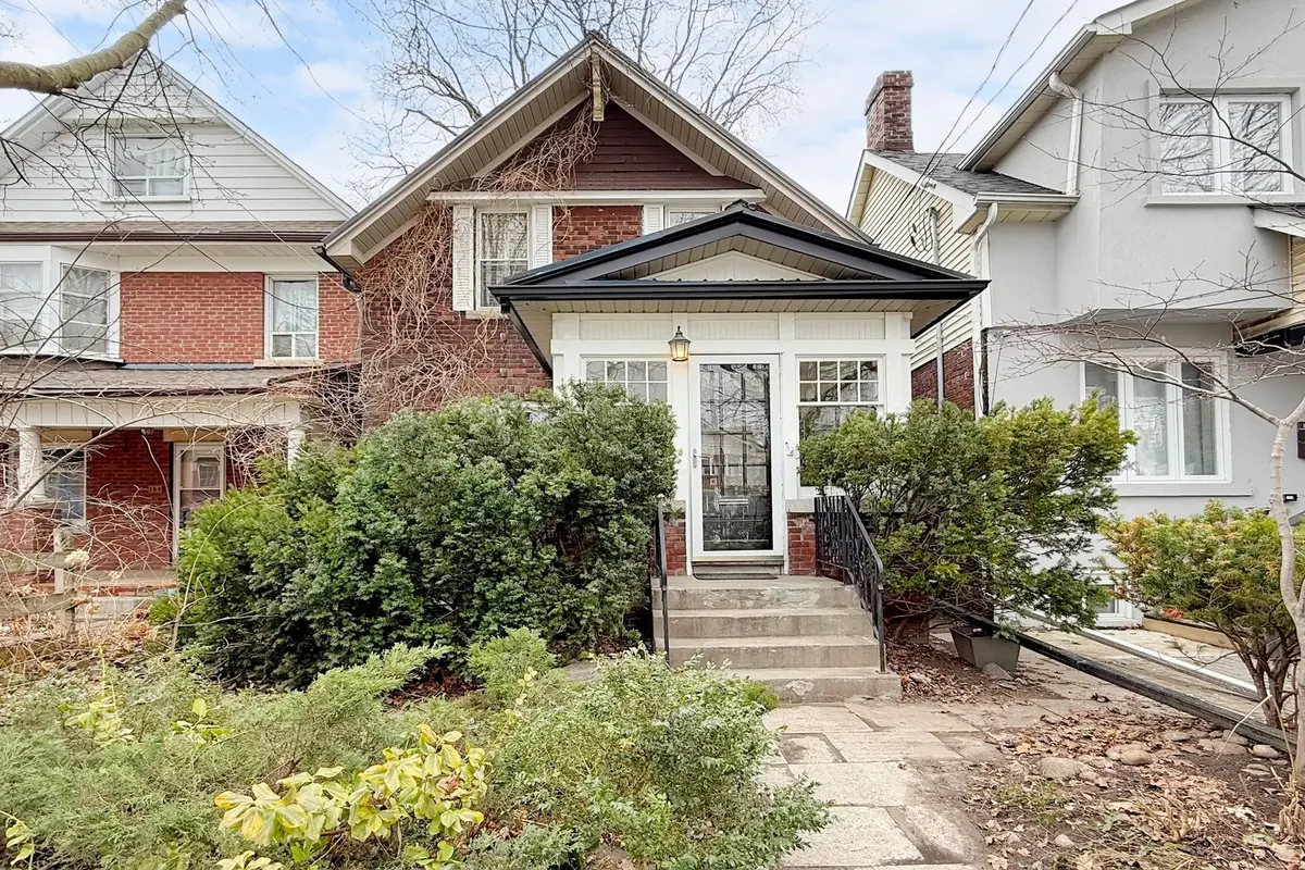 106 Dawes RD, Toronto E03, ON M4C 5B6