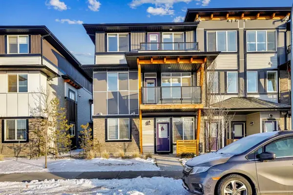 28 Savanna Passage NE, Calgary, AB T3J 0Y2