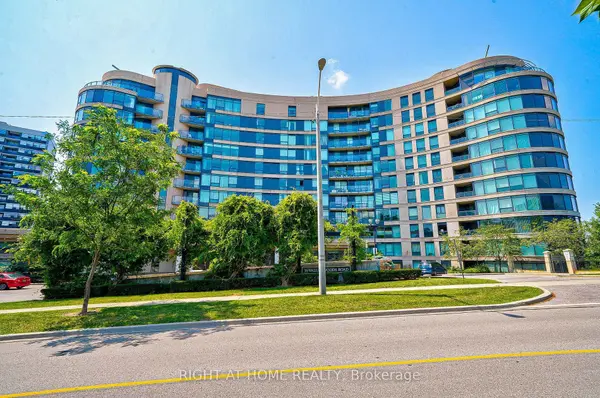 18 Valley woods RD #813, Toronto C13, ON M3A 0A1