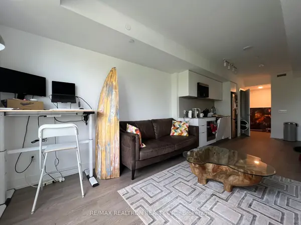 8 Cedarland DR E #622, Markham, ON L6G 0H4