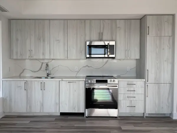 2450 Old Bronte RD #445, Oakville, ON L6M 5P6