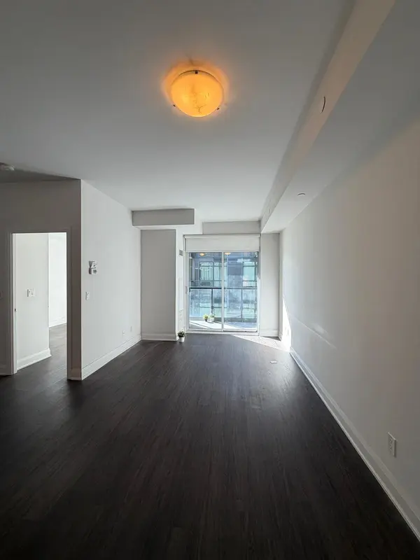 25 Fontenay CT #417, Toronto W08, ON M9A 0C4