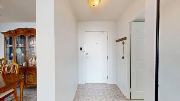 12 Laurelcrest ST #907, Brampton, ON L6S 5Y4