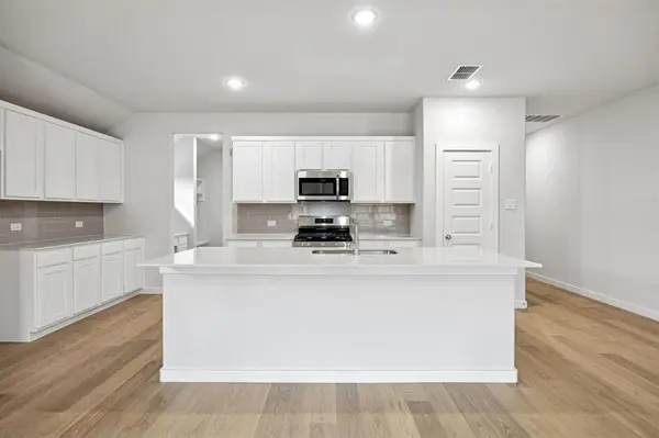 444 Hundred Acre Drive, Waxahachie, TX 75165