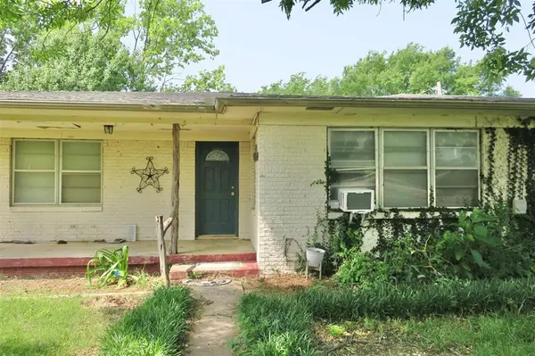 1689 N Highway 81 N, Bowie, TX 76230