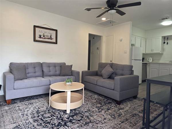 853 Broadway Avenue #A, Euless, TX 76040