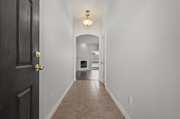 217 Angelina Court, Azle, TX 76020