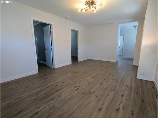 1116 N 3rd AVE, Kelso, WA 98626