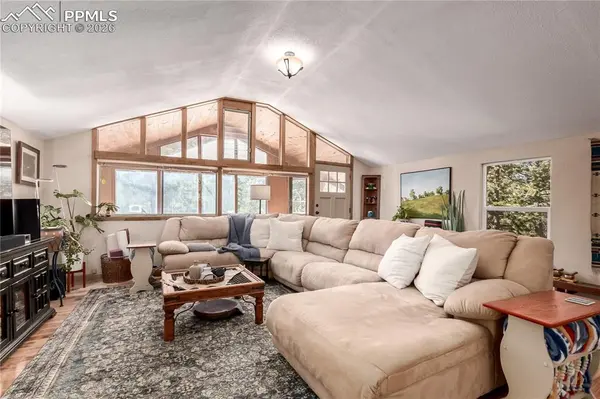 44 Anderson RD, Florissant, CO 80816